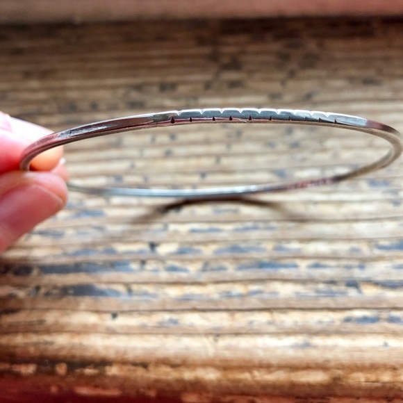 Vintage Jewelry - 🌸 Mexican Silver Bangle